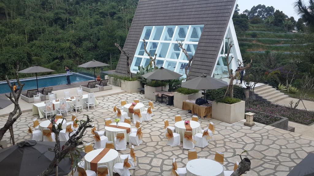 The Green Forest Resort Lembang Exterior photo