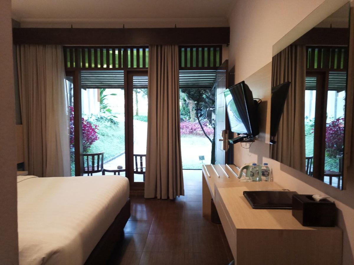 The Green Forest Resort Lembang Exterior photo