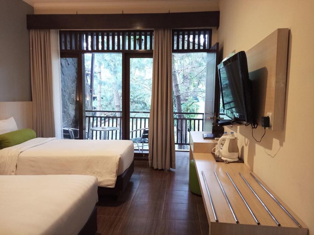 The Green Forest Resort Lembang Exterior photo