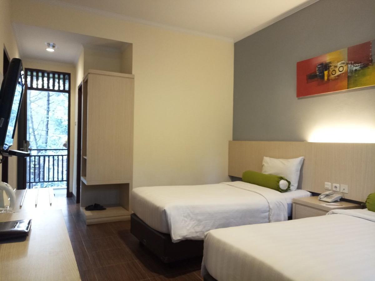 The Green Forest Resort Lembang Exterior photo
